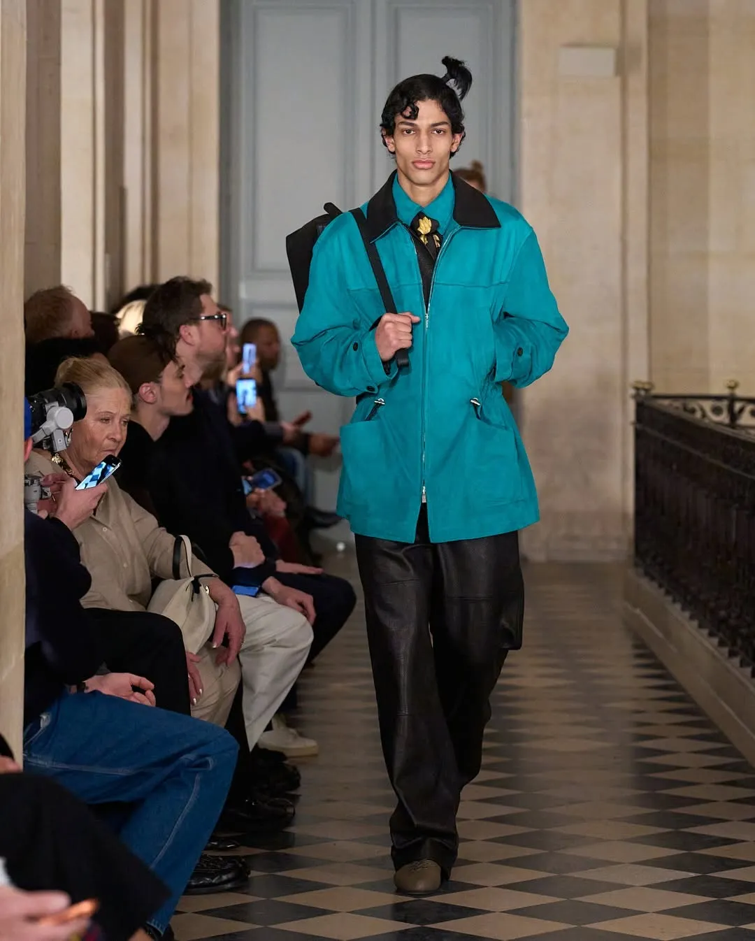 Jacquemus Centers Art-Historical Prestige Through Le Palmier Show Assets - Image 14