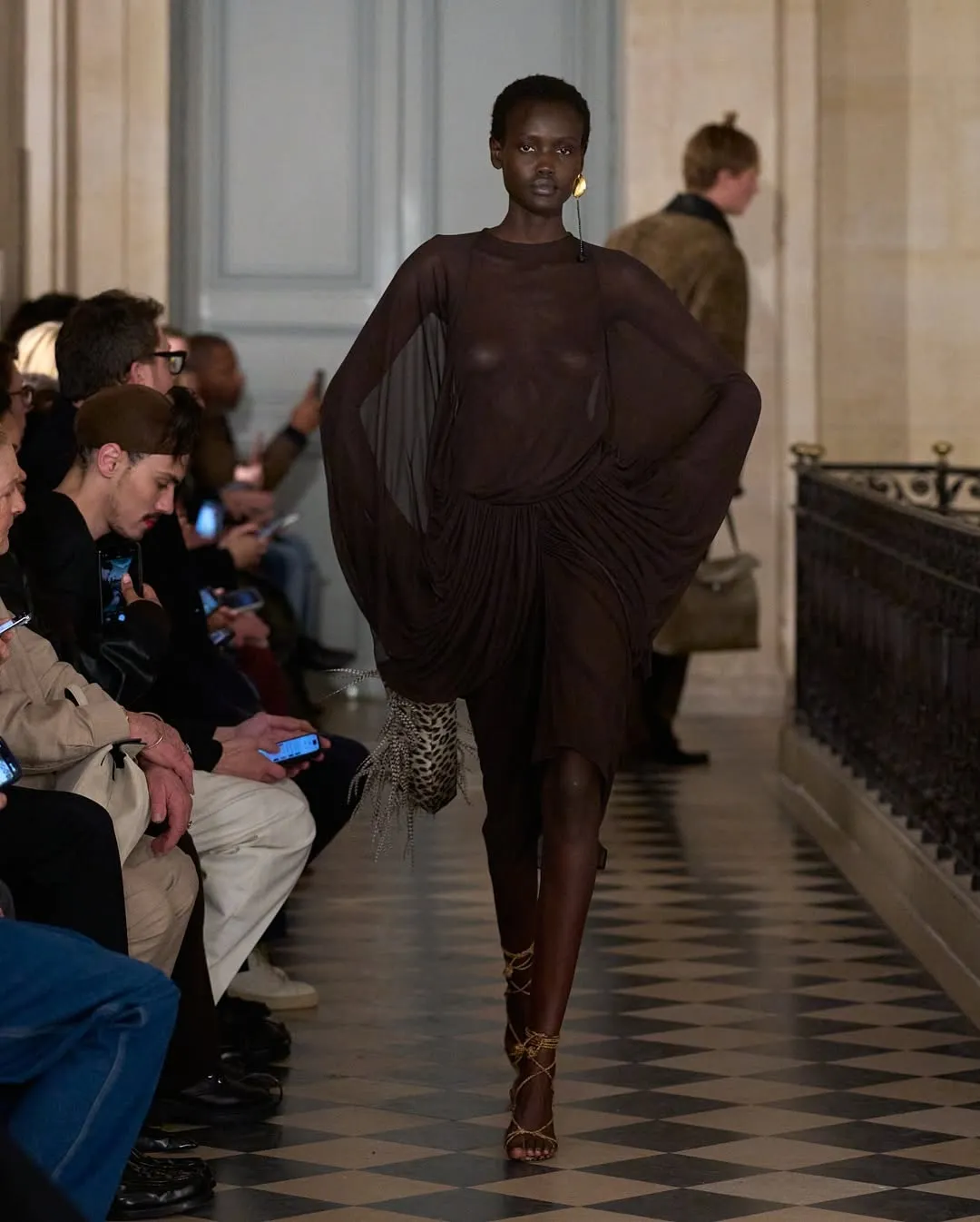 Jacquemus Centers Art-Historical Prestige Through Le Palmier Show Assets - Image 15