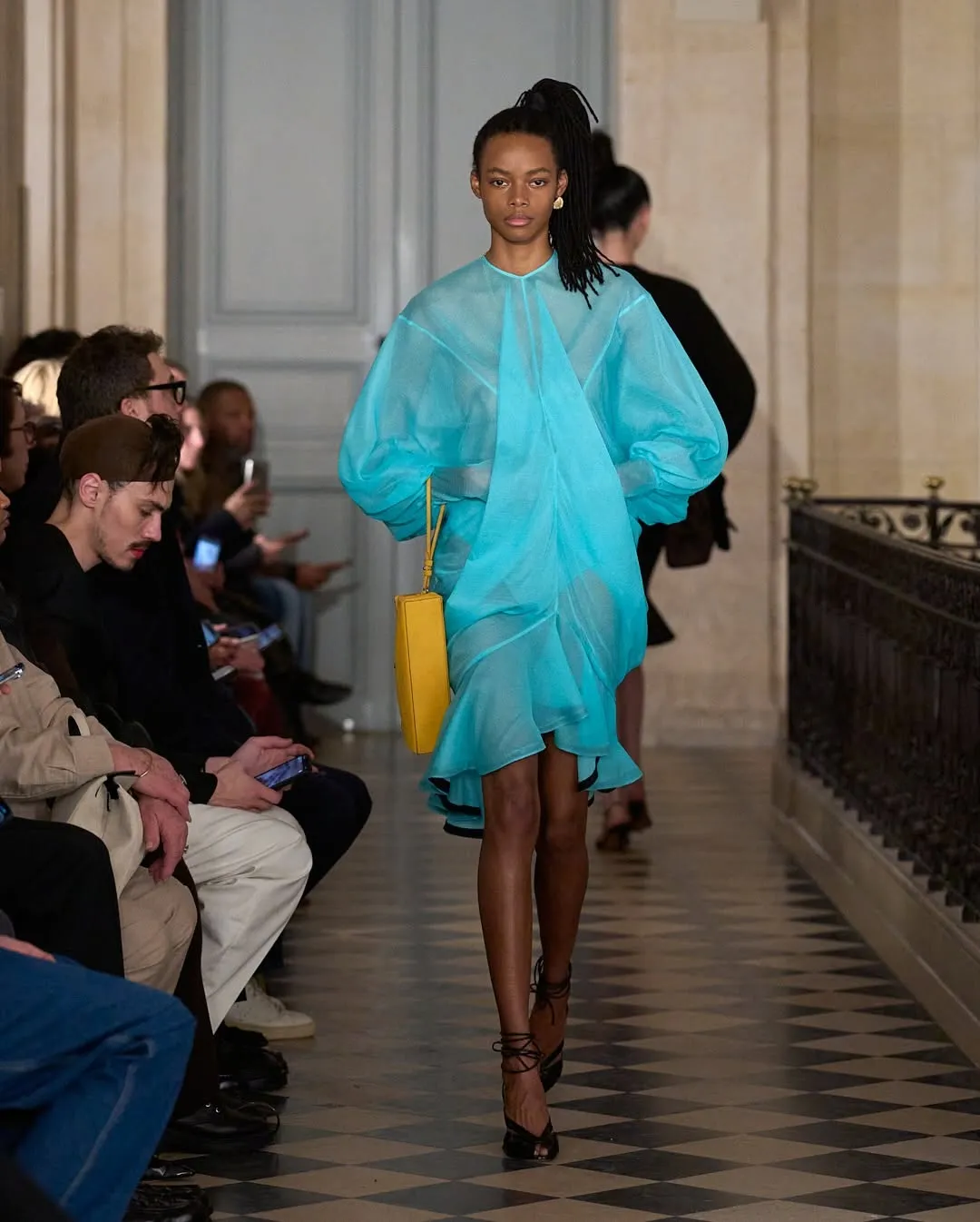 Jacquemus Centers Art-Historical Prestige Through Le Palmier Show Assets - Image 16