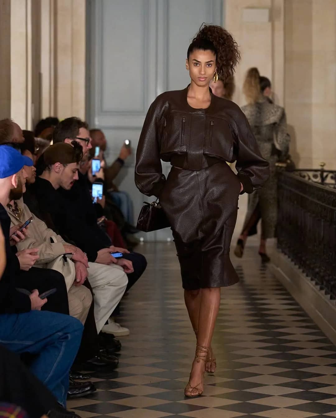 Jacquemus Centers Art-Historical Prestige Through Le Palmier Show Assets - Image 17