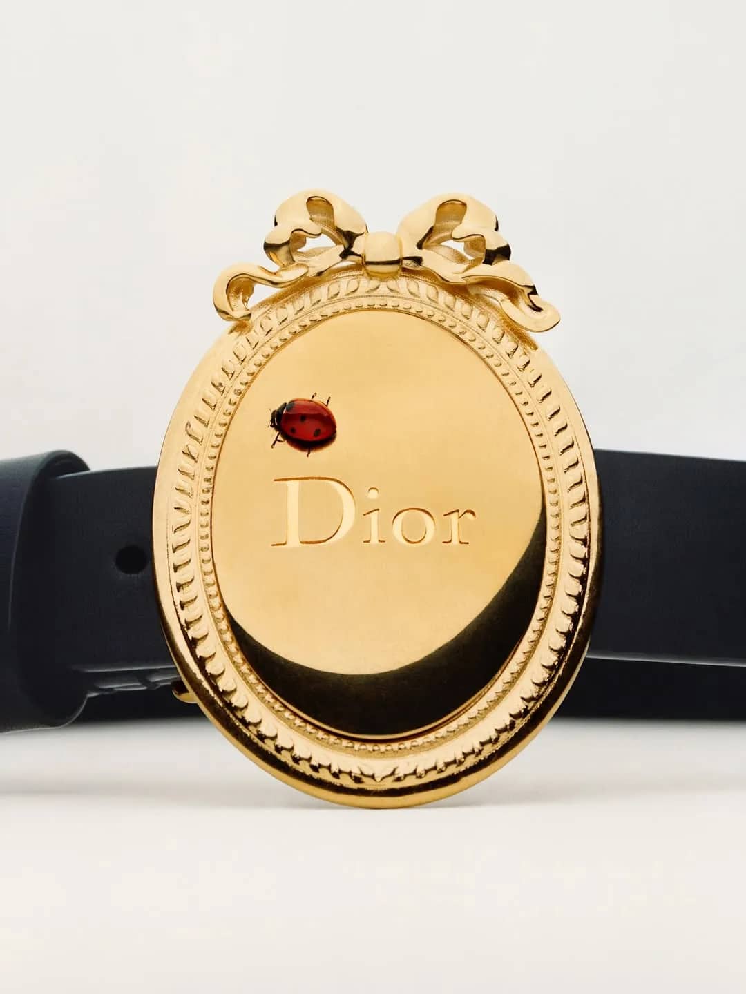 Dior Frames Retail Architecture Through Organic Bamboo Textures in Daikanyama - Image 2