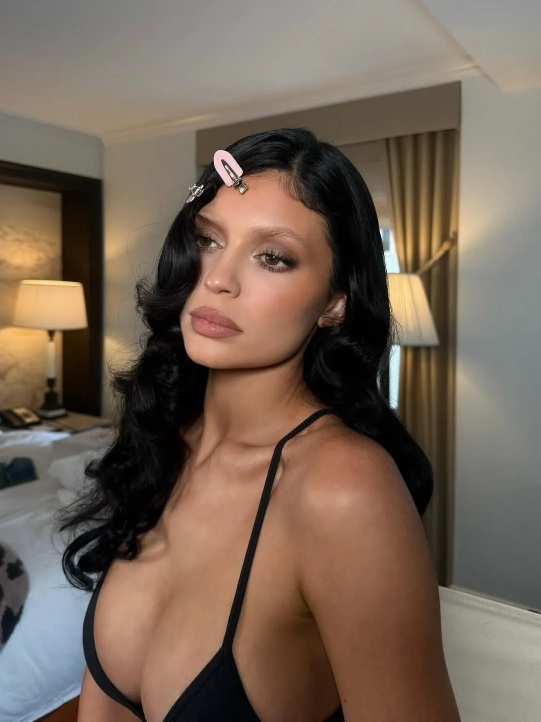 Kylie Cosmetics Embeds Three Unreleased Products into Met Gala Glam - Image 5