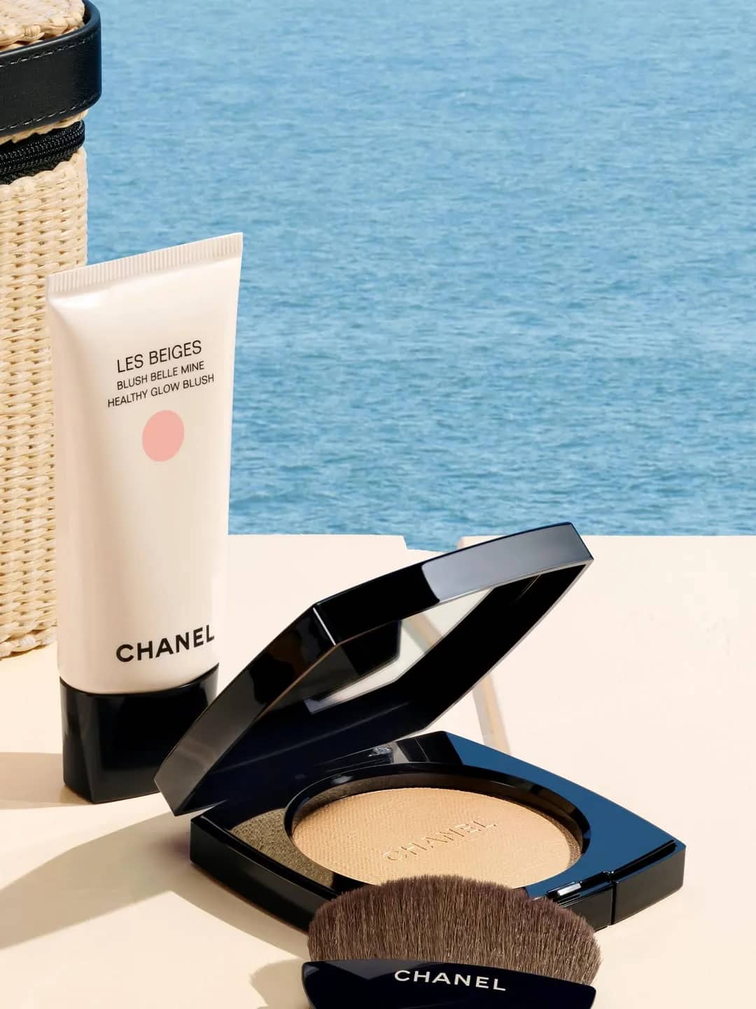 Chanel Centers Material Tactility Through the Les Beiges Woven Basket - Image 3