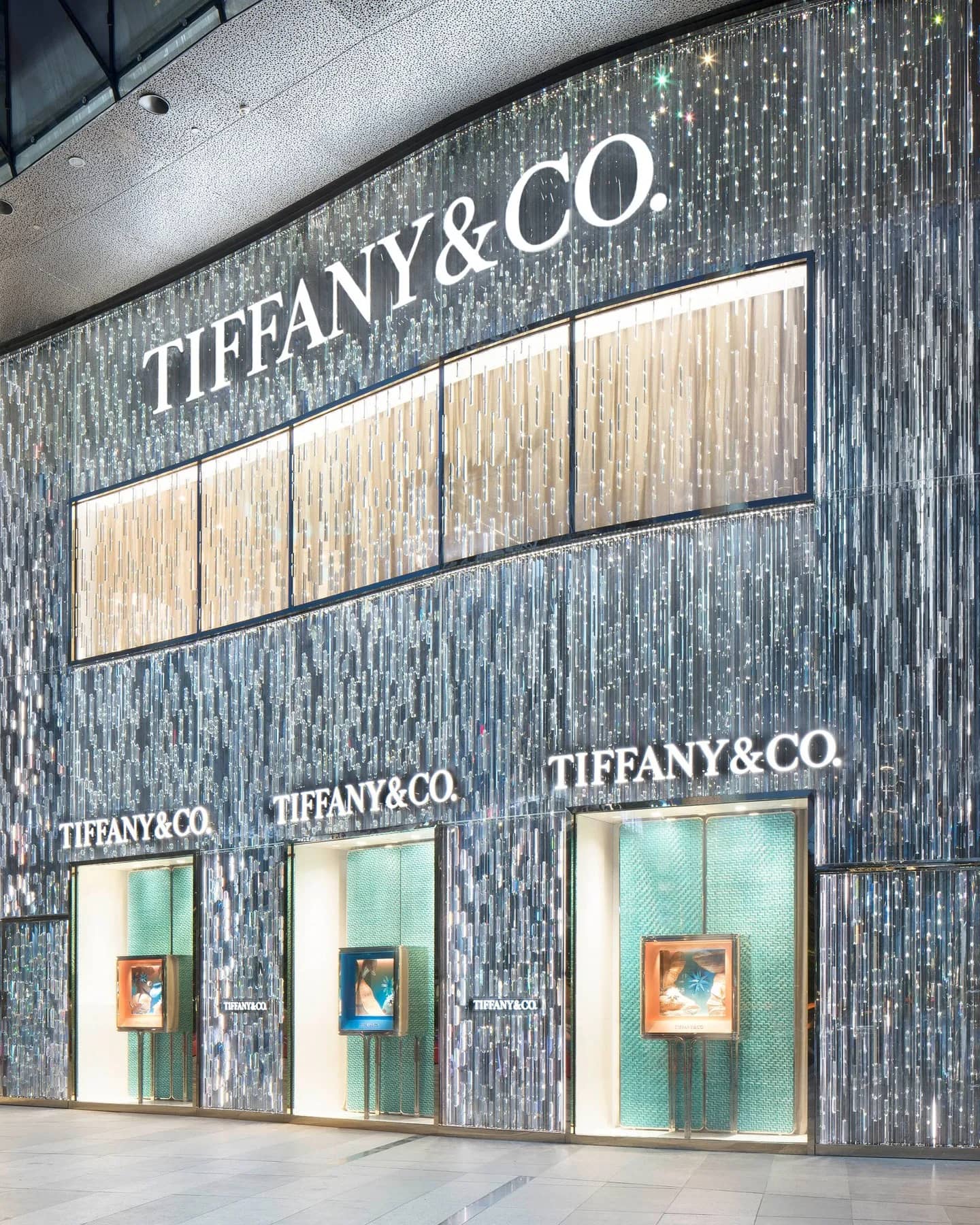 Tiffany & Co. Frames the Singapore Flagship Through Bespoke Art and Archives - Image 1