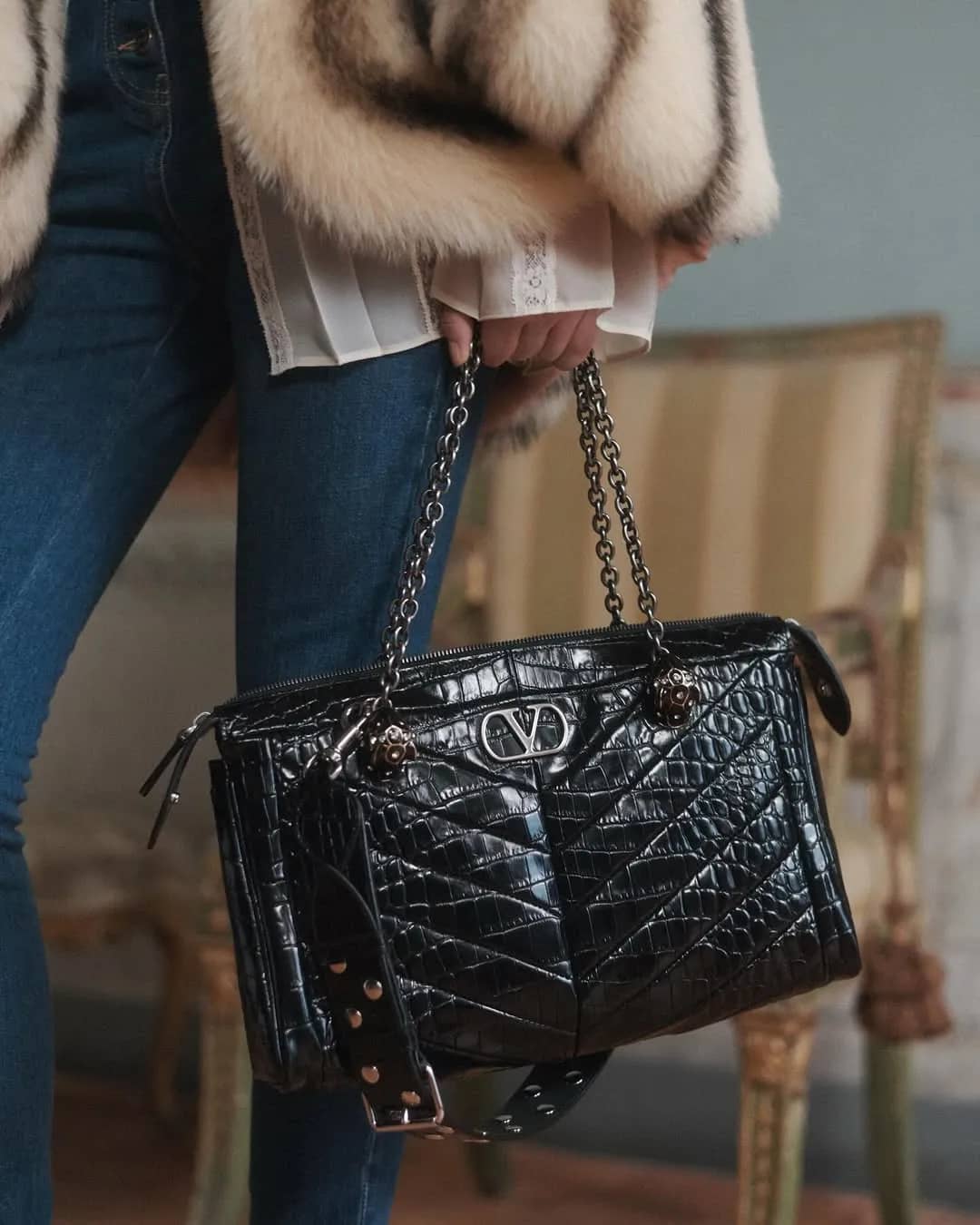 Valentino Frames the Panthea Bag Through Alessandro Michele’s Material Tensions - Image 2