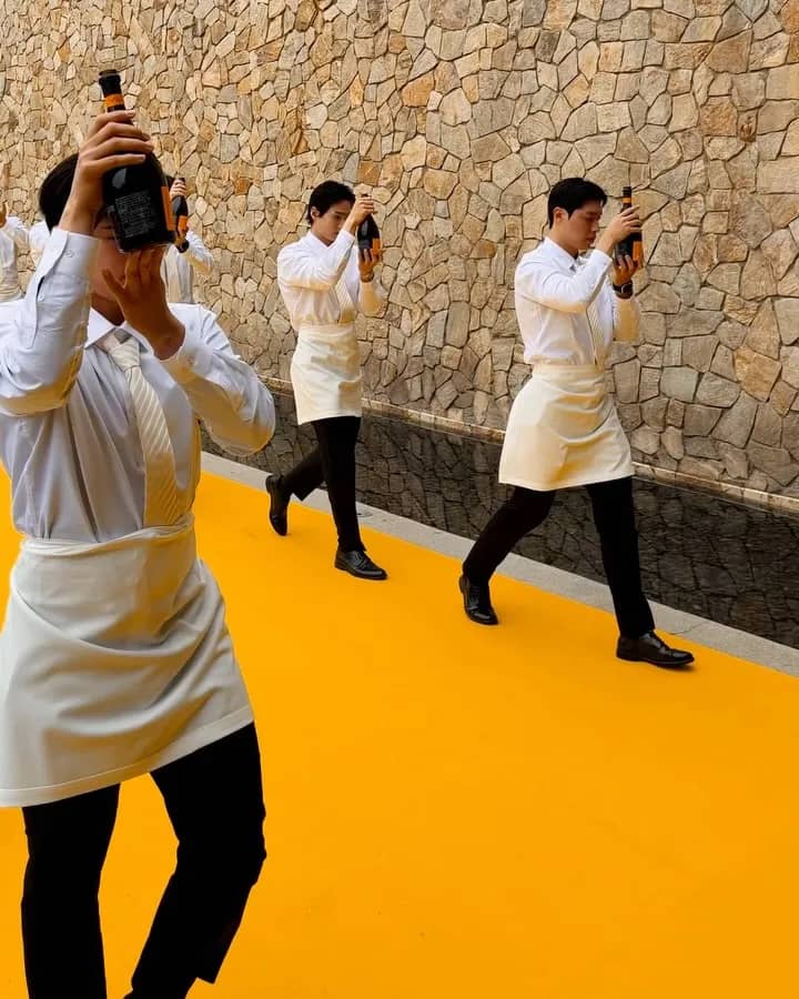 Jacquemus Centers High-Profile Advocacy to Spotlight the Veuve Clicquot Collaboration in Seoul - Image 2