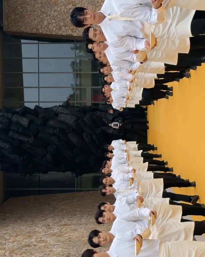 Jacquemus Centers High-Profile Advocacy to Spotlight the Veuve Clicquot Collaboration in Seoul - Image 12