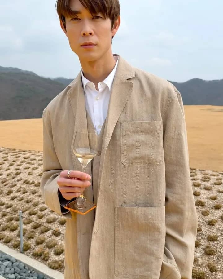 Jacquemus Centers High-Profile Advocacy to Spotlight the Veuve Clicquot Collaboration in Seoul - Image 8