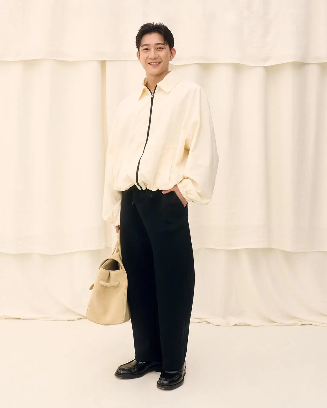 Jacquemus Centers High-Profile Advocacy to Spotlight the Veuve Clicquot Collaboration in Seoul - Image 10