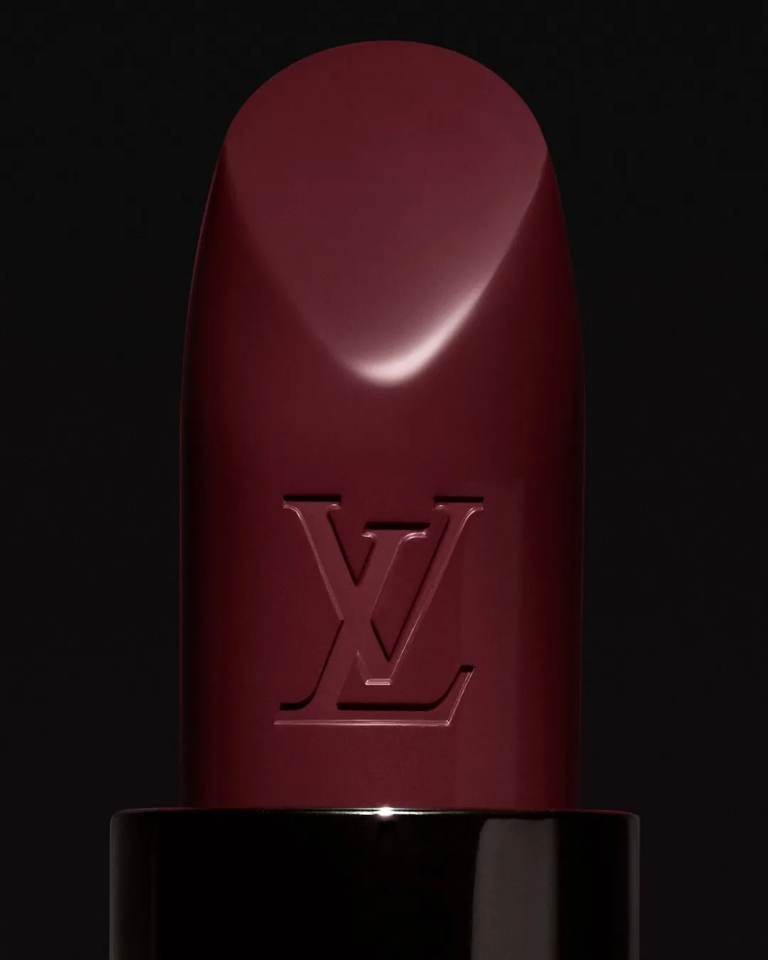 Louis Vuitton Frames Pat McGrath Lip Look in Holographic Contrast - Image 1